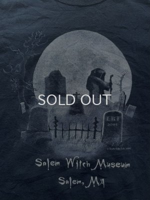 画像1: 2000s セーラム魔女博物館 Tシャツ