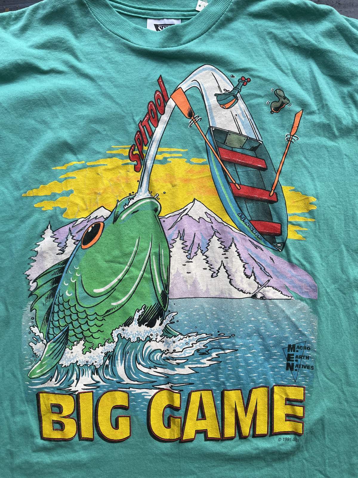 画像1: 90s USA製 巨大 魚 ギャグ Tシャツ